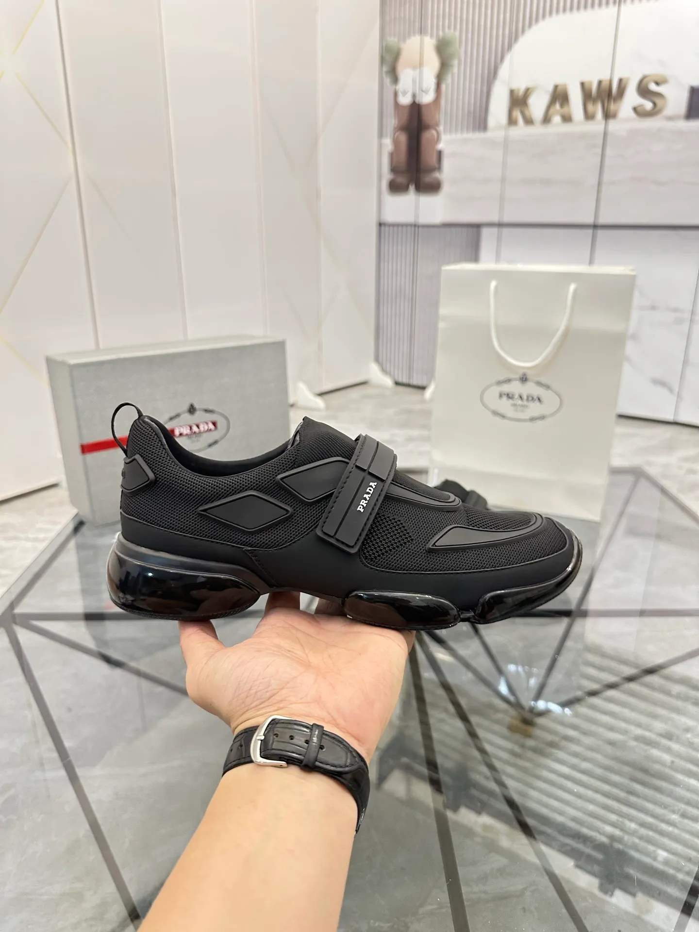 Men's shoes for sale 💰: 💰P500¥ High-end top quality Product trademark: Prada *"Prada*" low-top casual shoes Regular size: 38-45 (can be customized to 46) One size larger Product materials: imported breathable fly weave upper, professional glue-making process, breathable lining, cowhide foot pads, original outsole. No.: 001